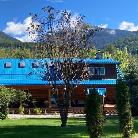 Cougar Mountain Lodge And Resort Cabin Rentals Valemount Exterior photo