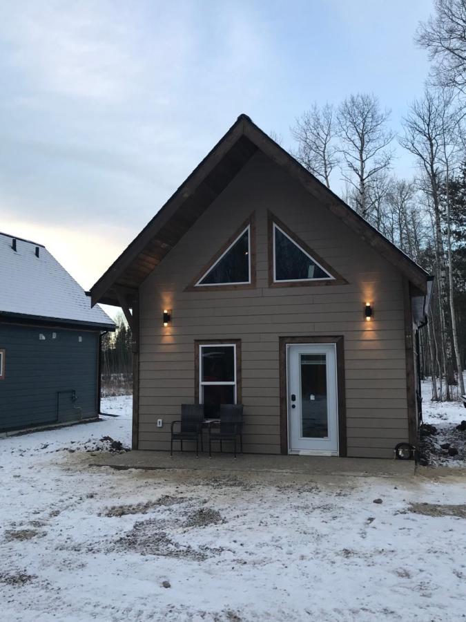 Cougar Mountain Lodge And Resort Cabin Rentals Valemount Exterior photo