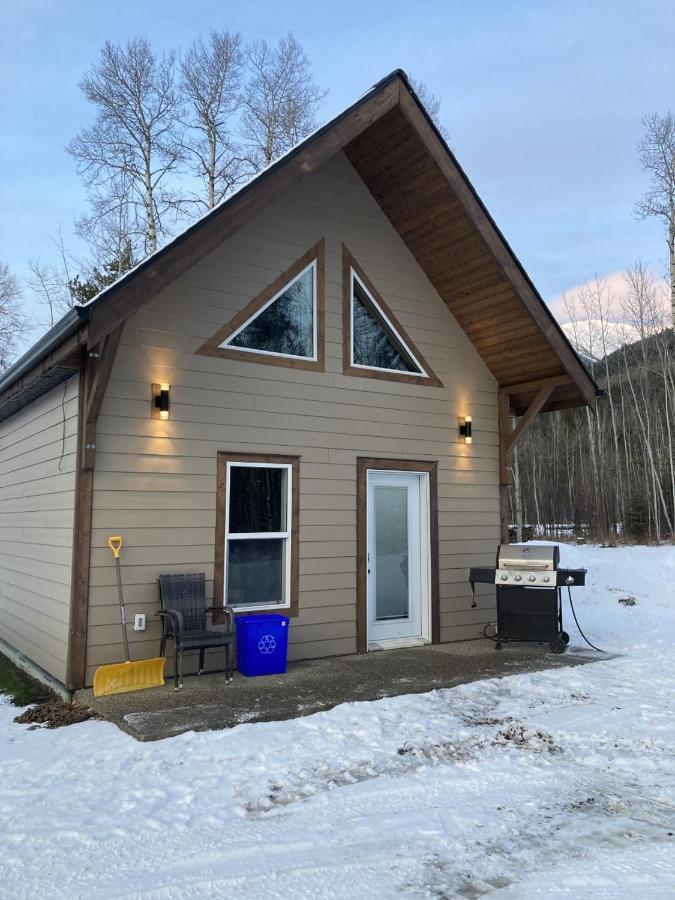 Cougar Mountain Lodge And Resort Cabin Rentals Valemount Exterior photo