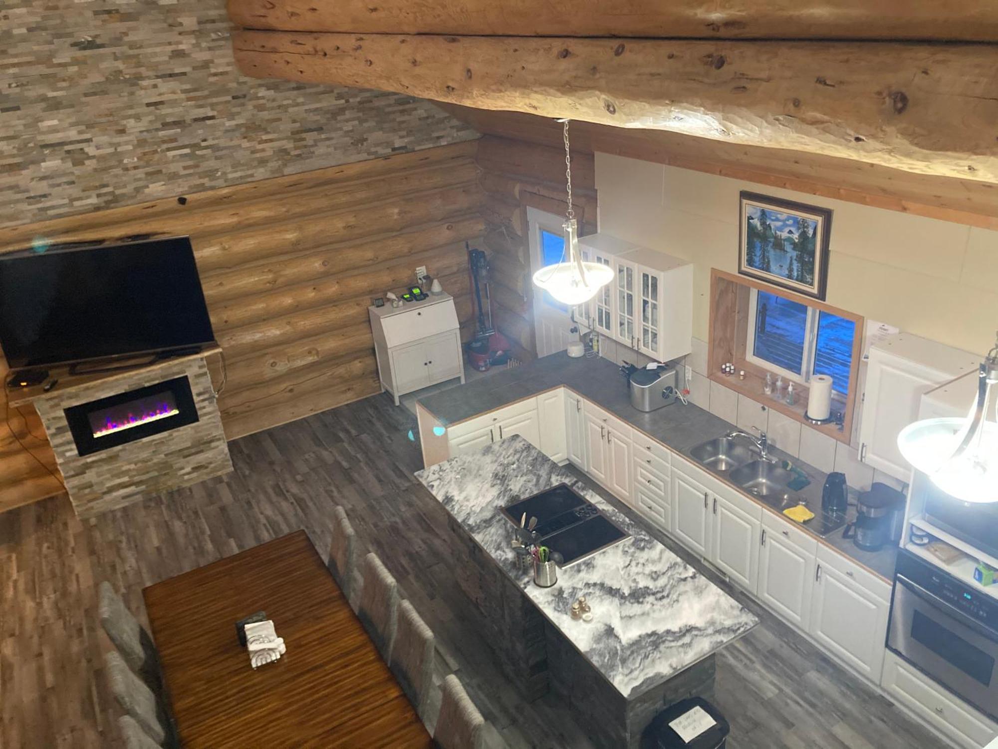 Cougar Mountain Lodge And Resort Cabin Rentals Valemount Exterior photo