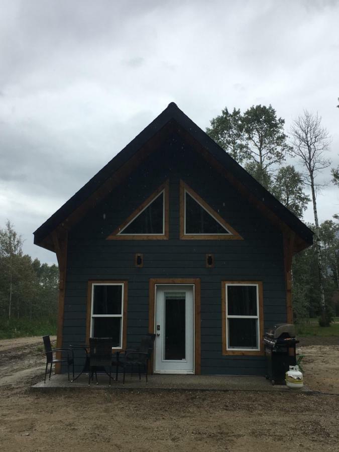Cougar Mountain Lodge And Resort Cabin Rentals Valemount Exterior photo